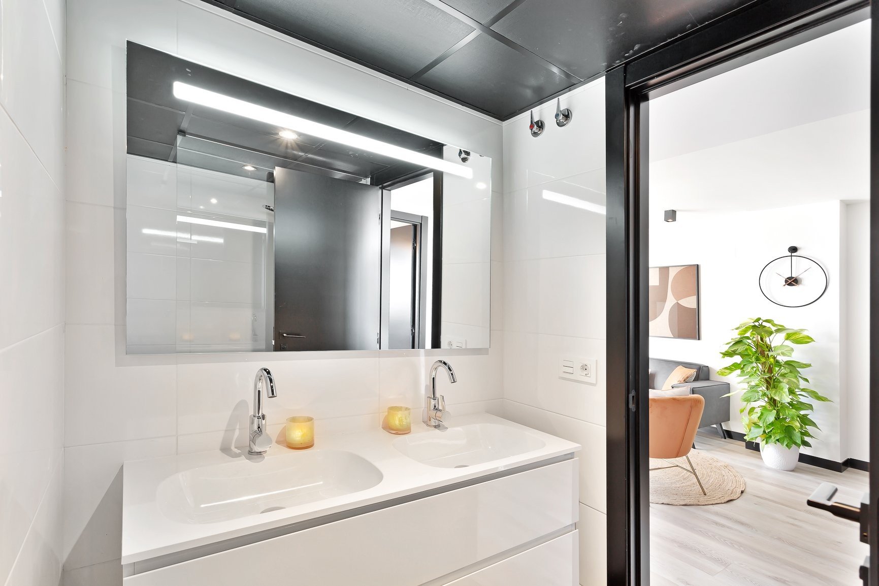 Bathroom 6370bd641136b