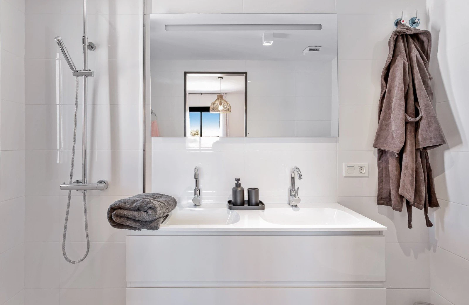 Penthouse bathroom 2